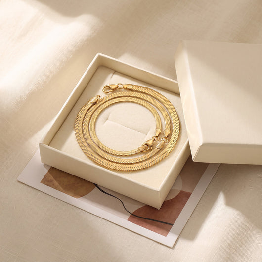 The Flat Chain: Herringbone Necklace, 3 mm and 5 mm photo 3