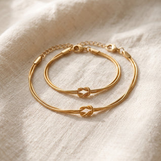 The Two of Us: Matching Knot Bracelets with a Card